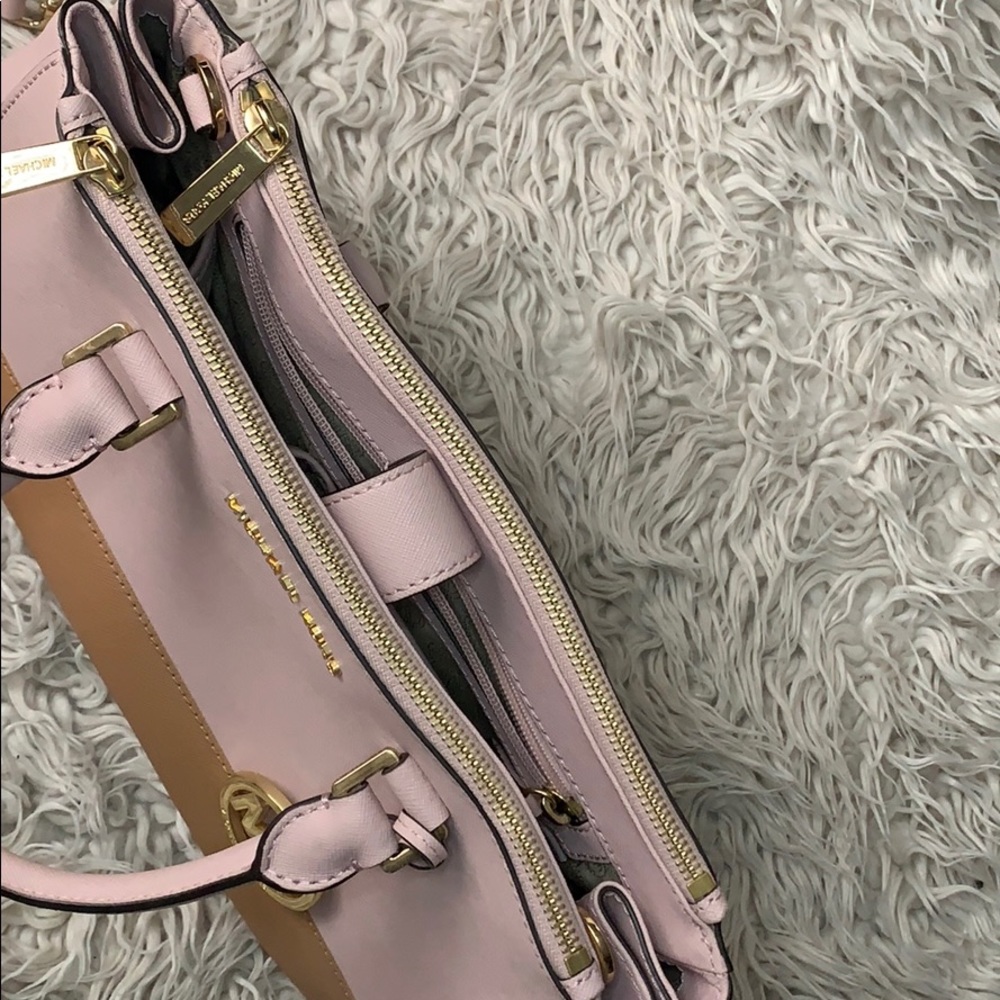 Authentic Michael Kors Handbag - image 5